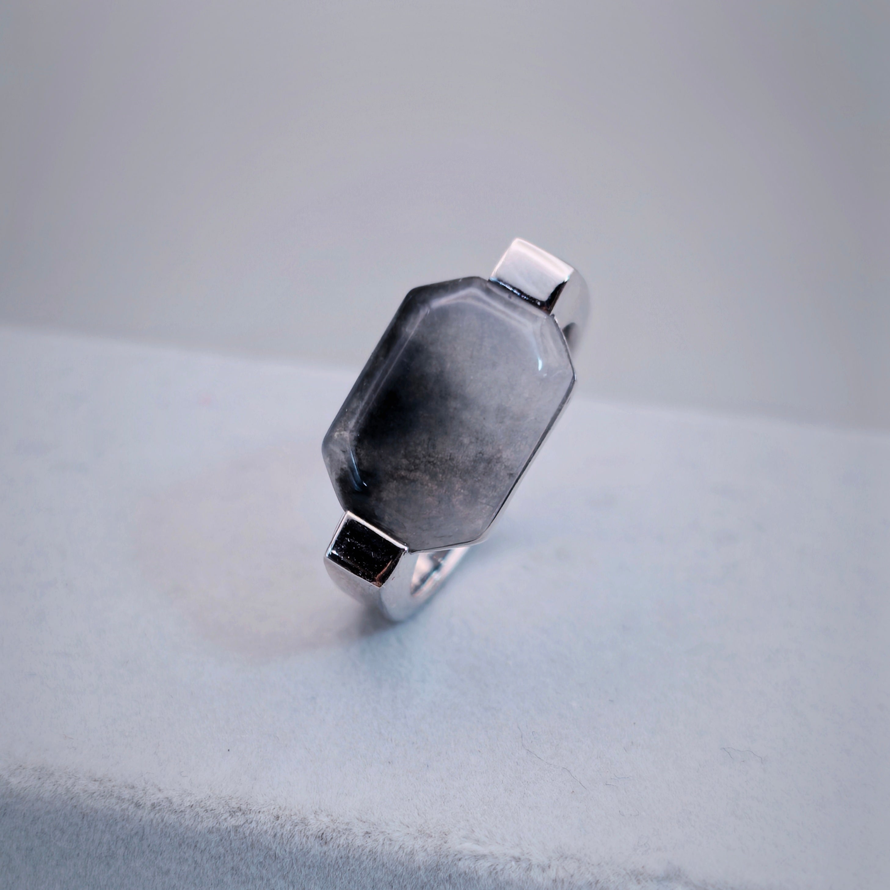 八方·玄銀｜Black Jadeite Ring（925 Silver）