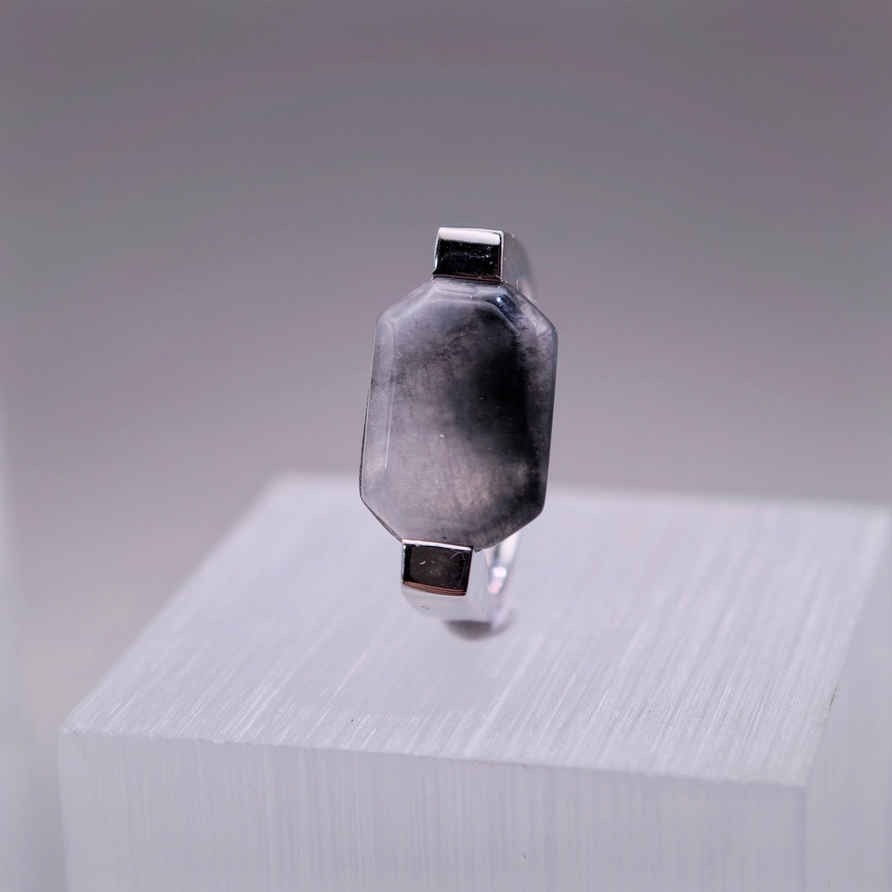 八方·玄銀｜Black Jadeite Ring（925 Silver）