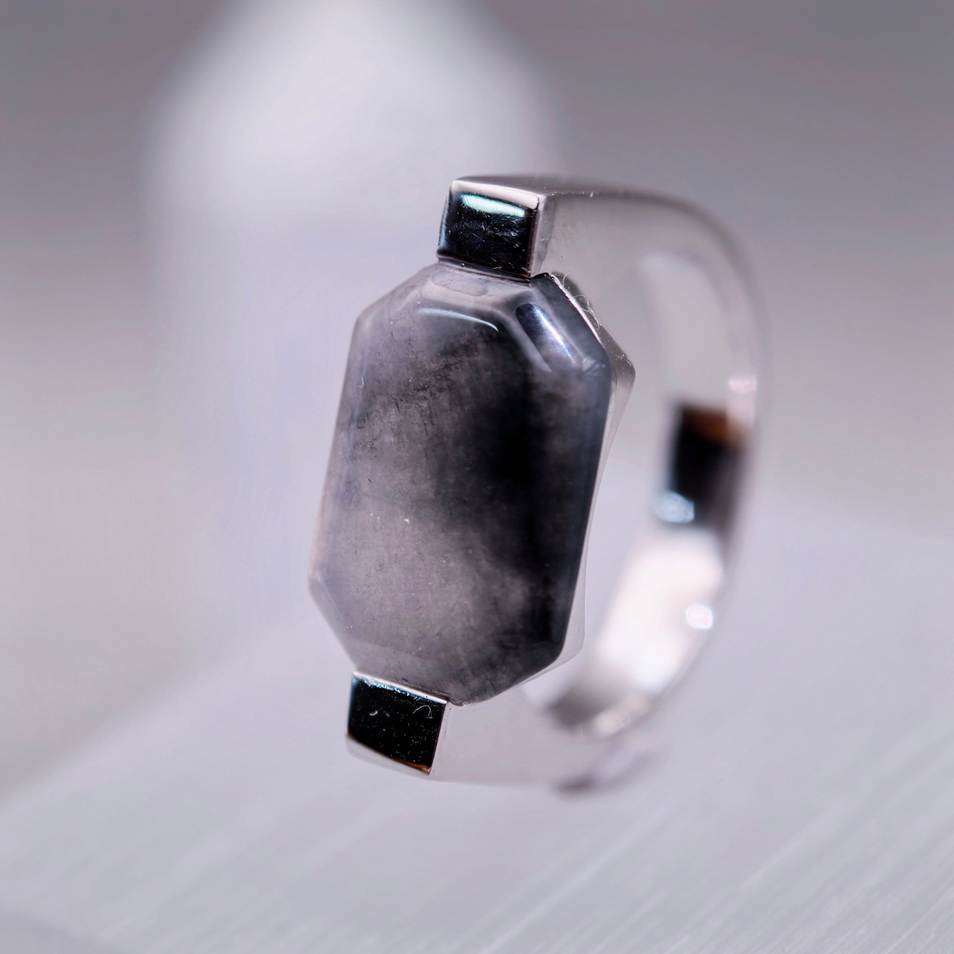 八方·玄銀｜Black Jadeite Ring（925 Silver）