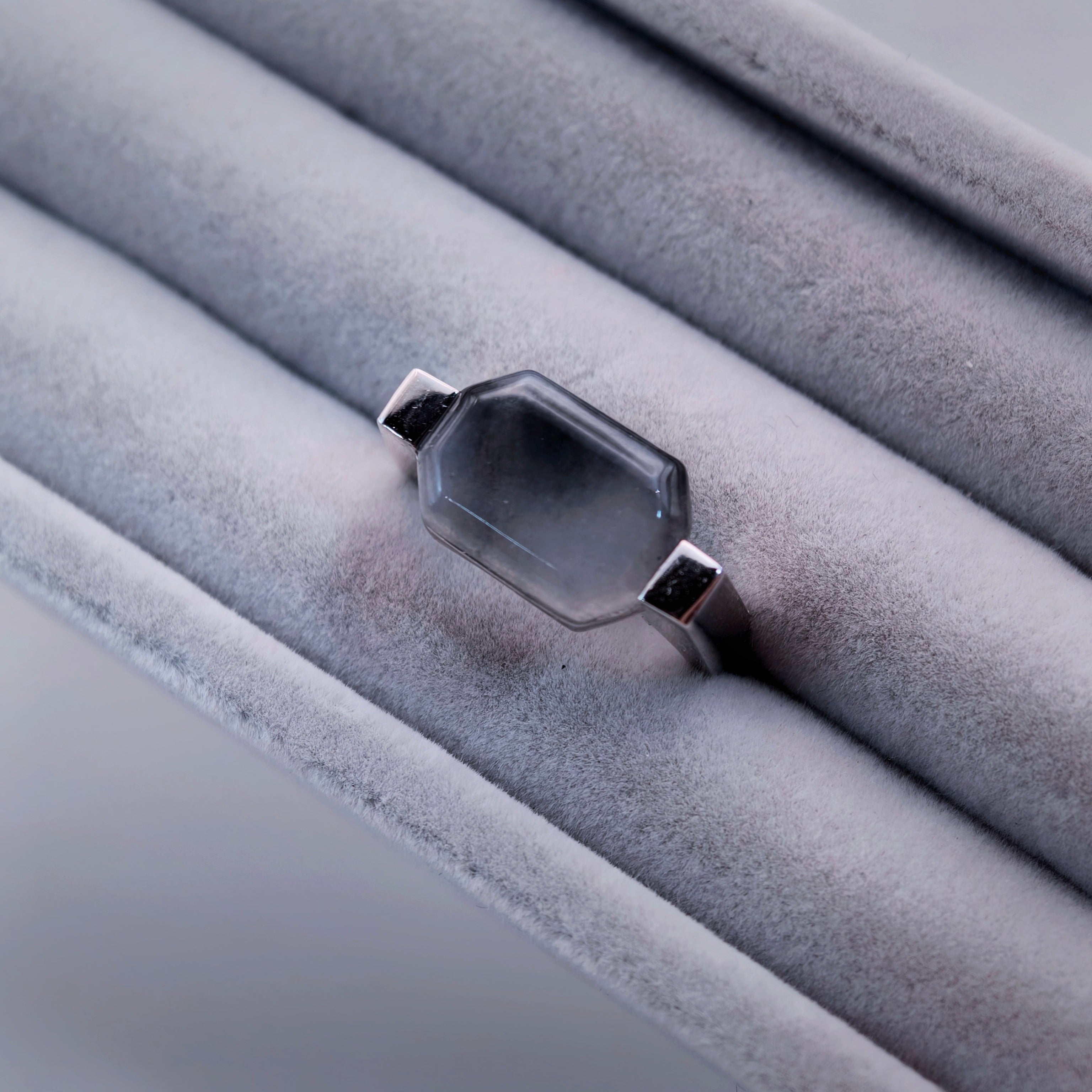 八方·玄銀｜Black Jadeite Ring（925 Silver）