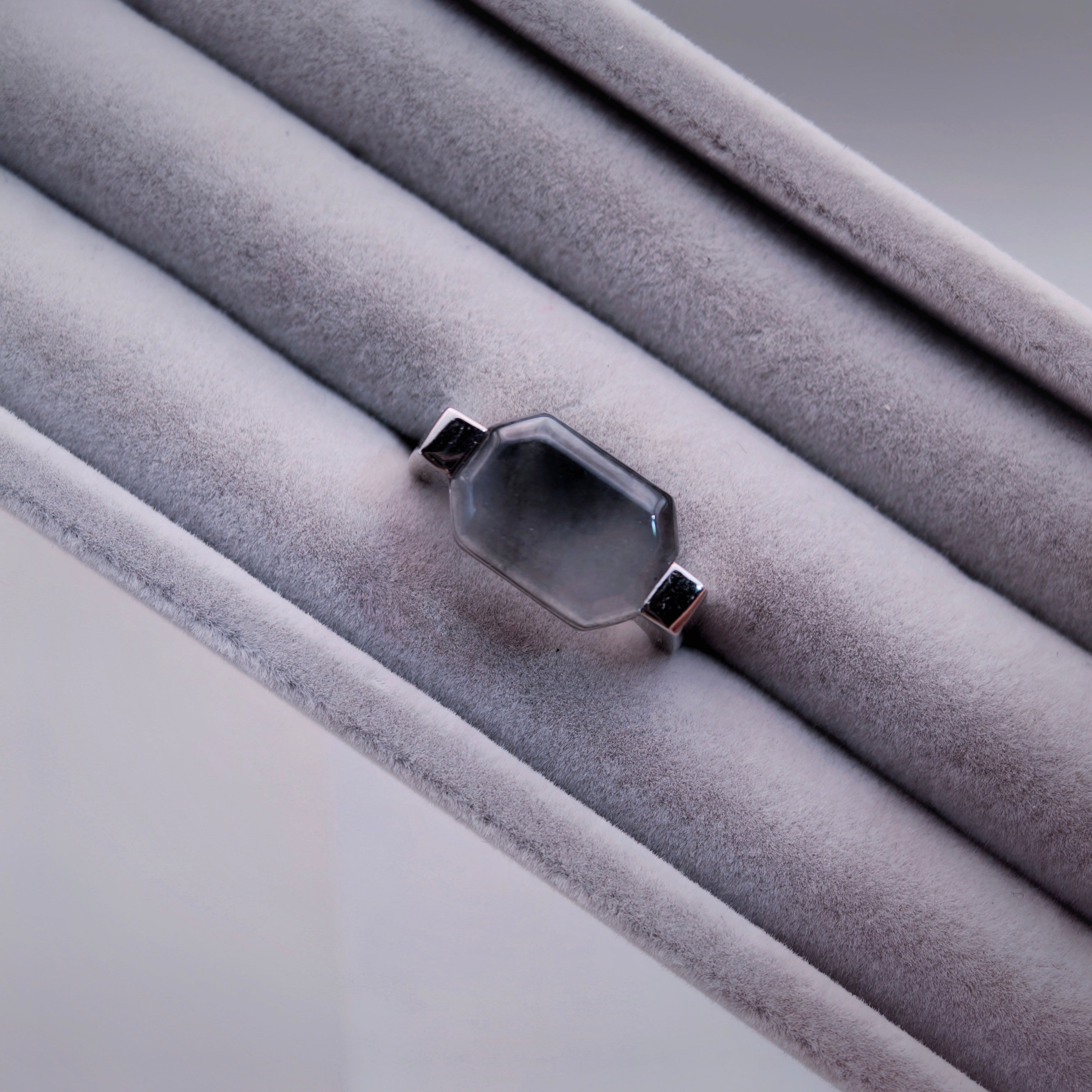 八方·玄銀｜Black Jadeite Ring（925 Silver）