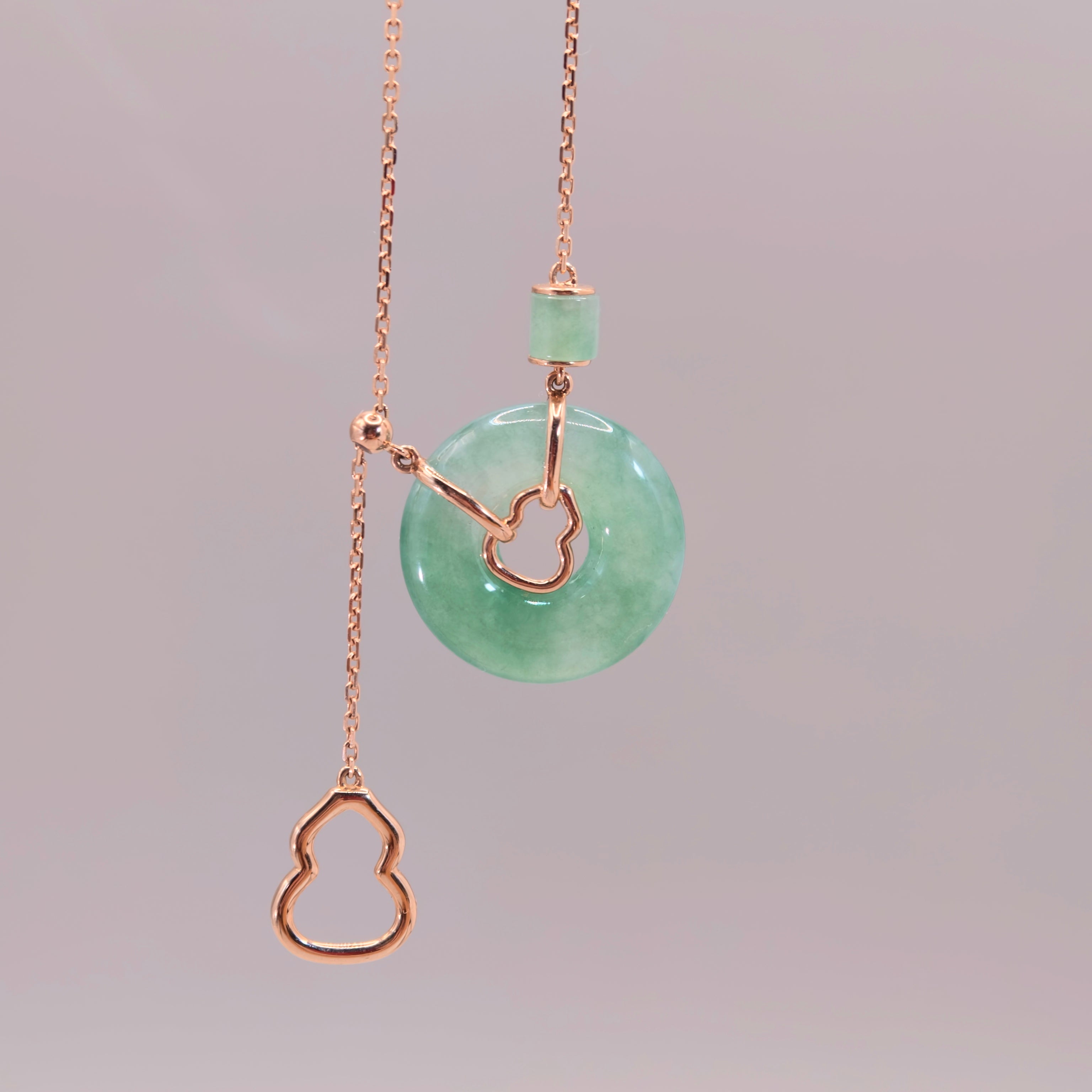 環翠生光 | Green Jadeite 18K Necklace