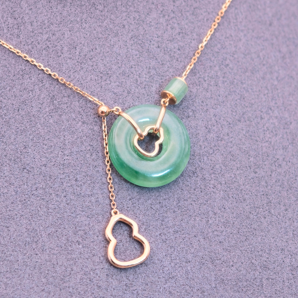 環翠生光 | Green Jadeite 18K Necklace
