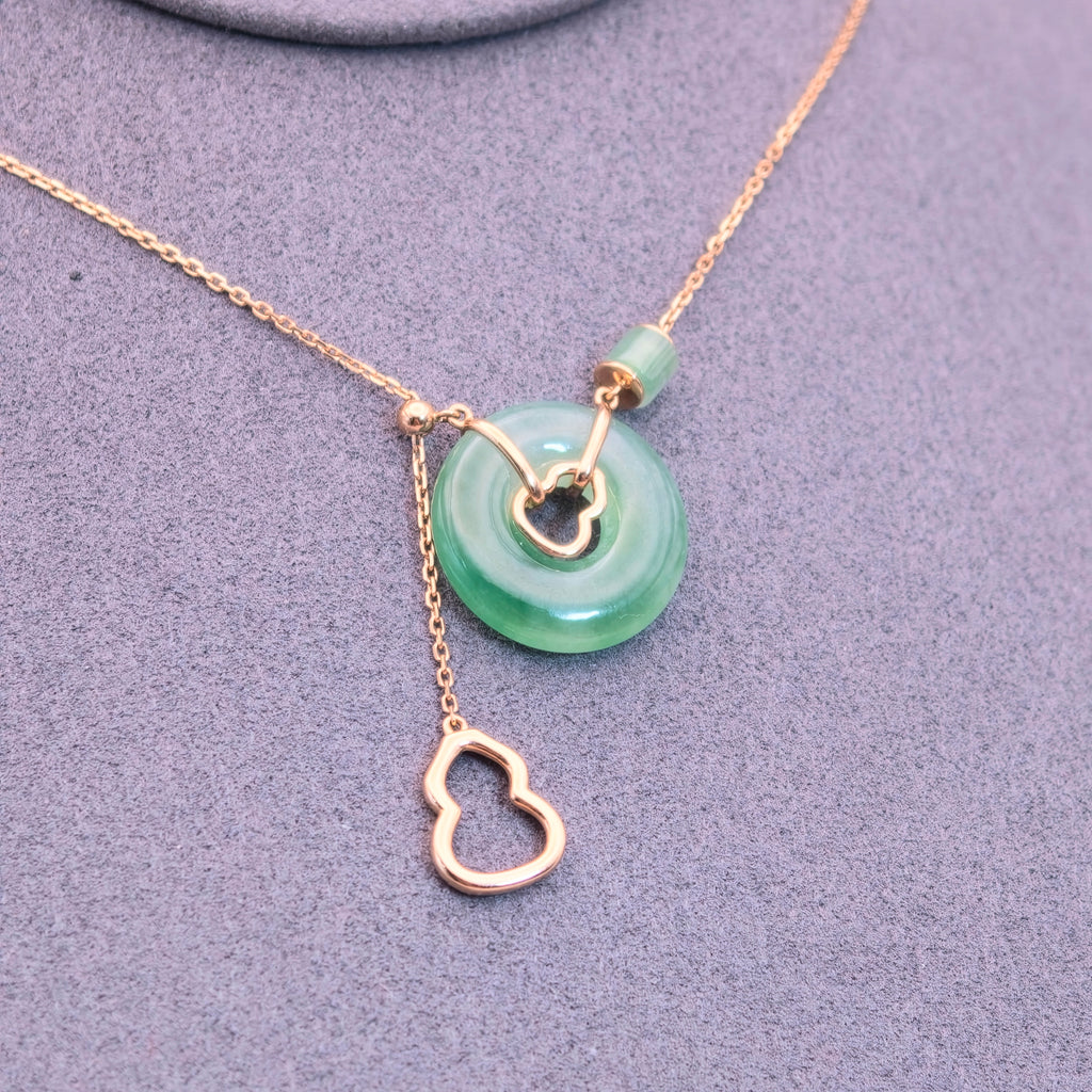環翠生光 | Green Jadeite 18K Necklace