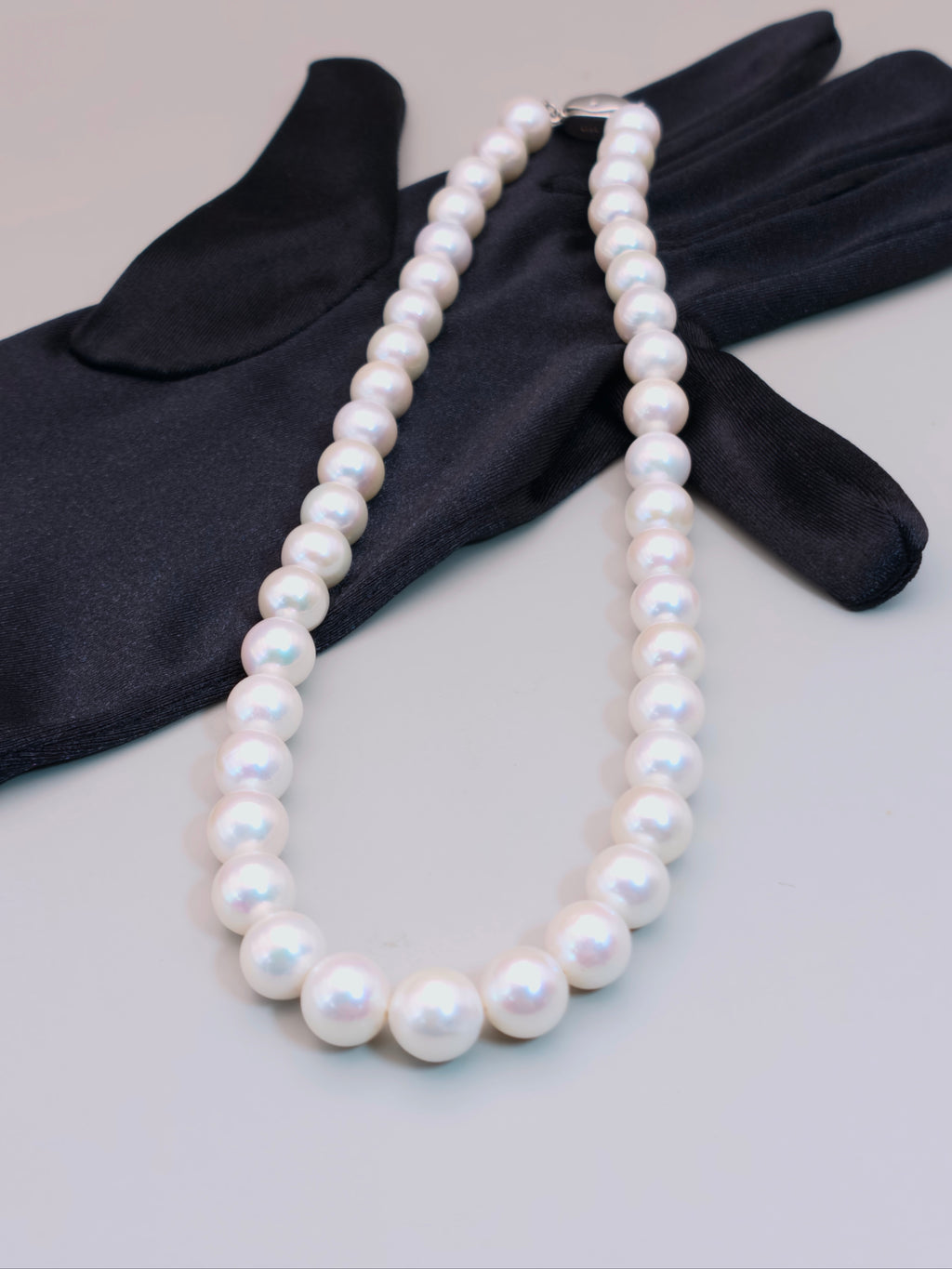 Pearl Necklace｜珍珠項鍊《月白・虹光》