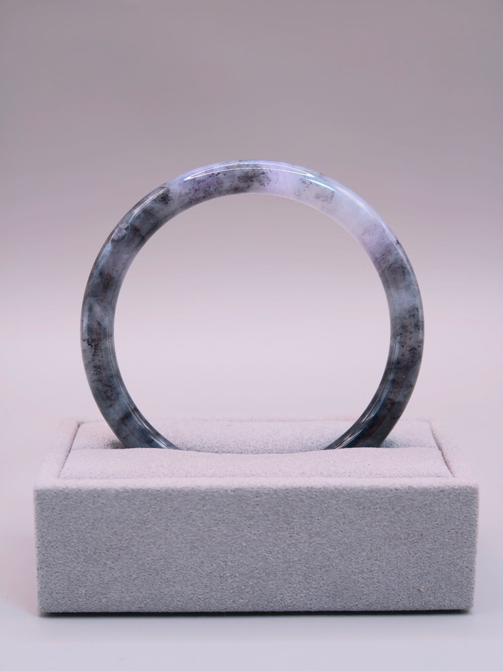 Black & Lavender Jadeite Bangle｜烏雞紫翡翠手鐲《紫霧・墨環01》