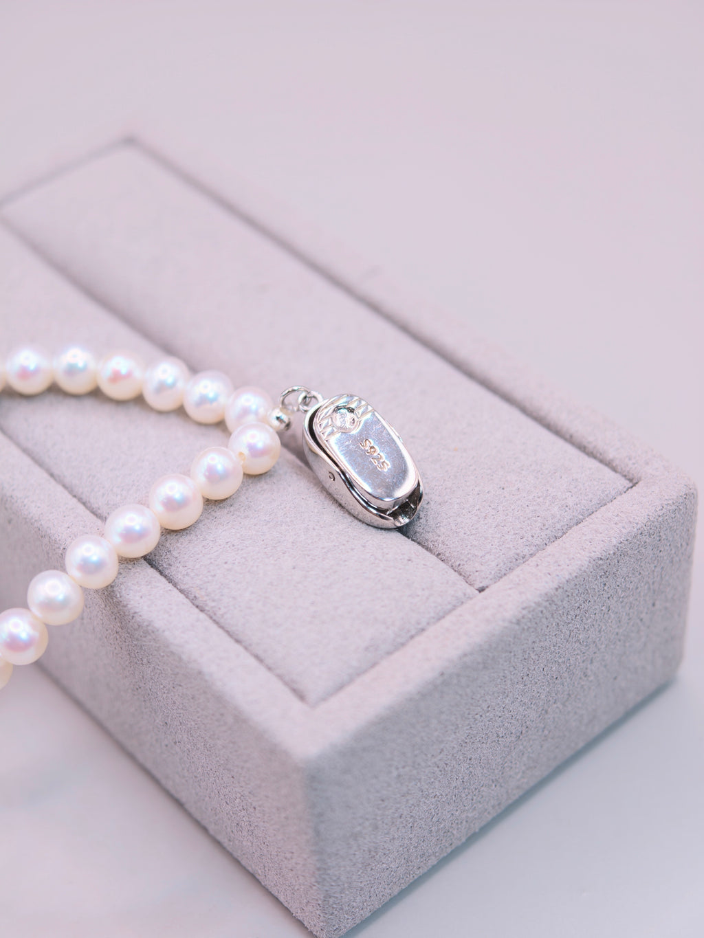 Pearl & Jadeite Bracelet｜珍珠果綠翡翠手鍊《翠心・雙軌》