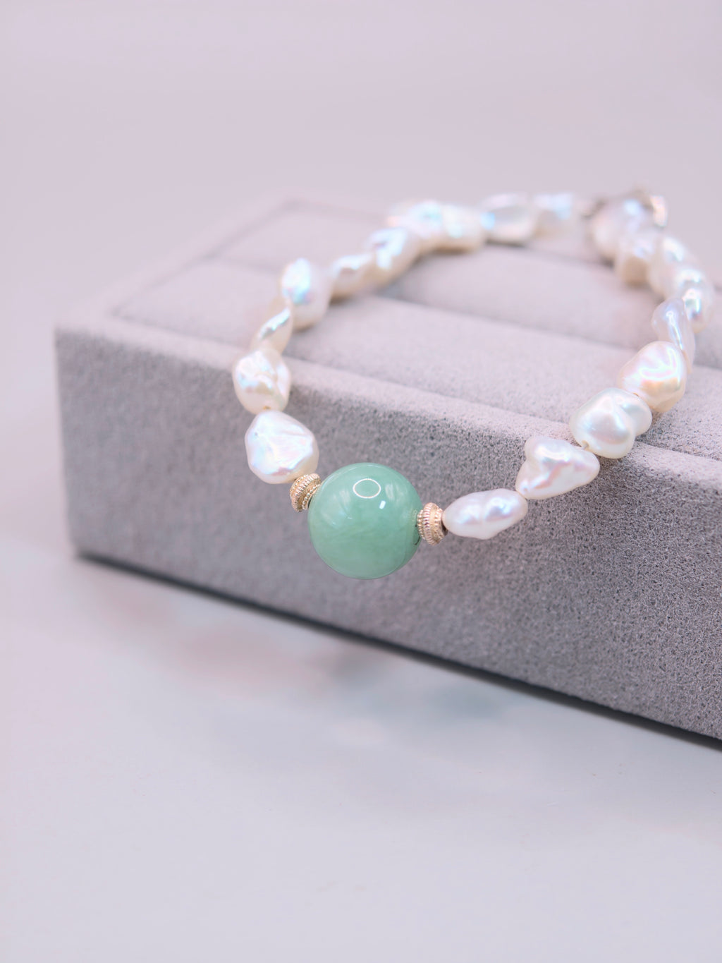 Baroque Pearl & Jadeite Bracelet｜巴洛克珍珠果綠翡翠手鍊《翠心・流光》