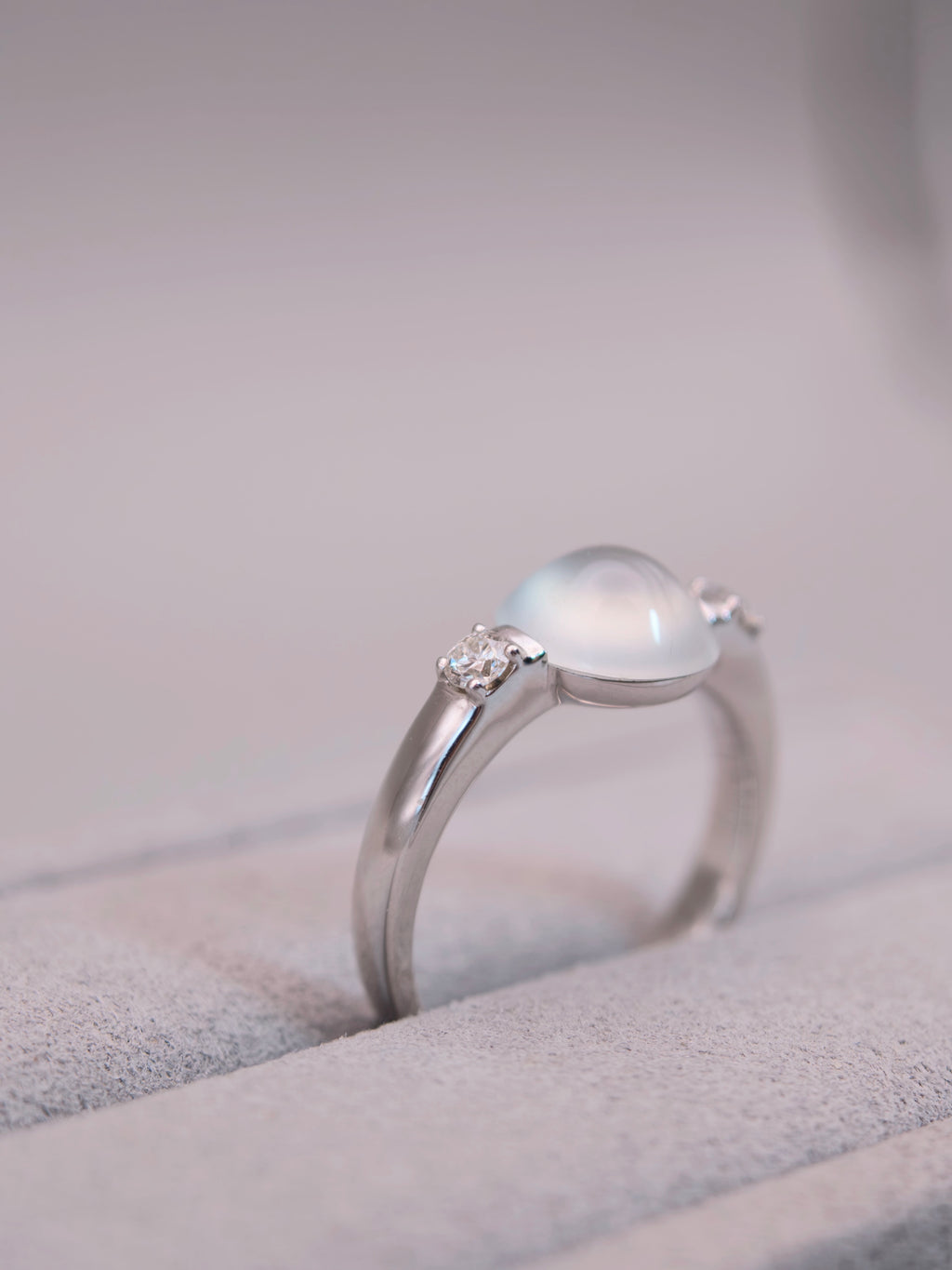 18K Icy Jadeite Ring｜18K冰玻翡翠戒指《玻光・粼粼》